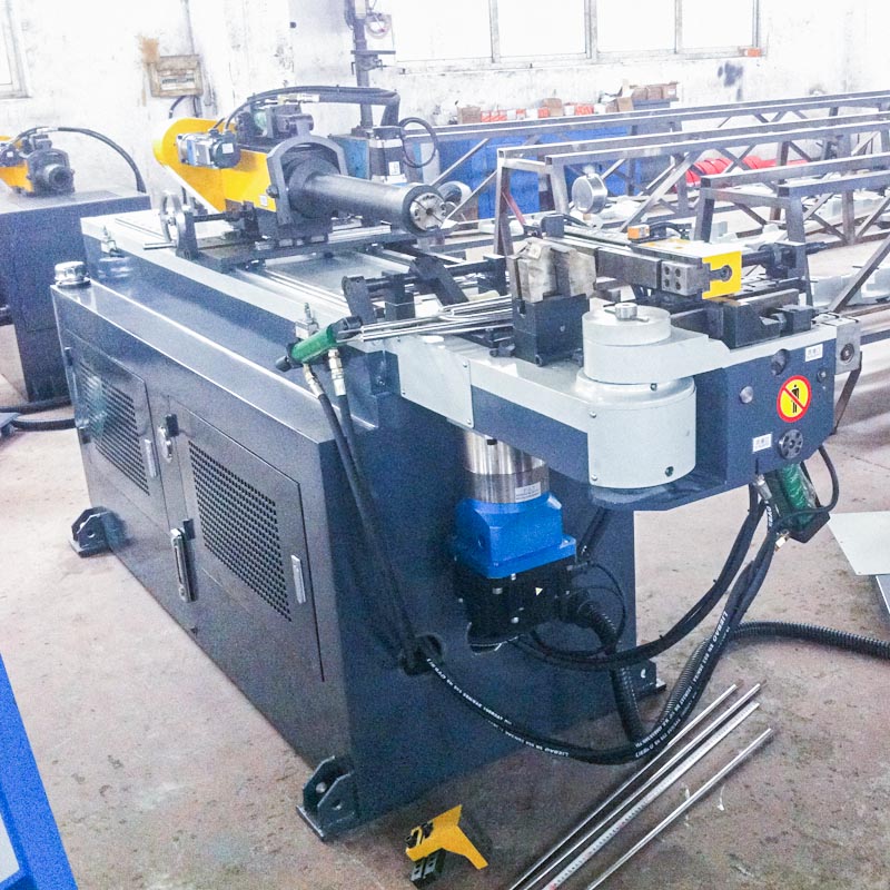 स्वचालित पाइप झुकने वाली मशीन GM-SB-28CNC