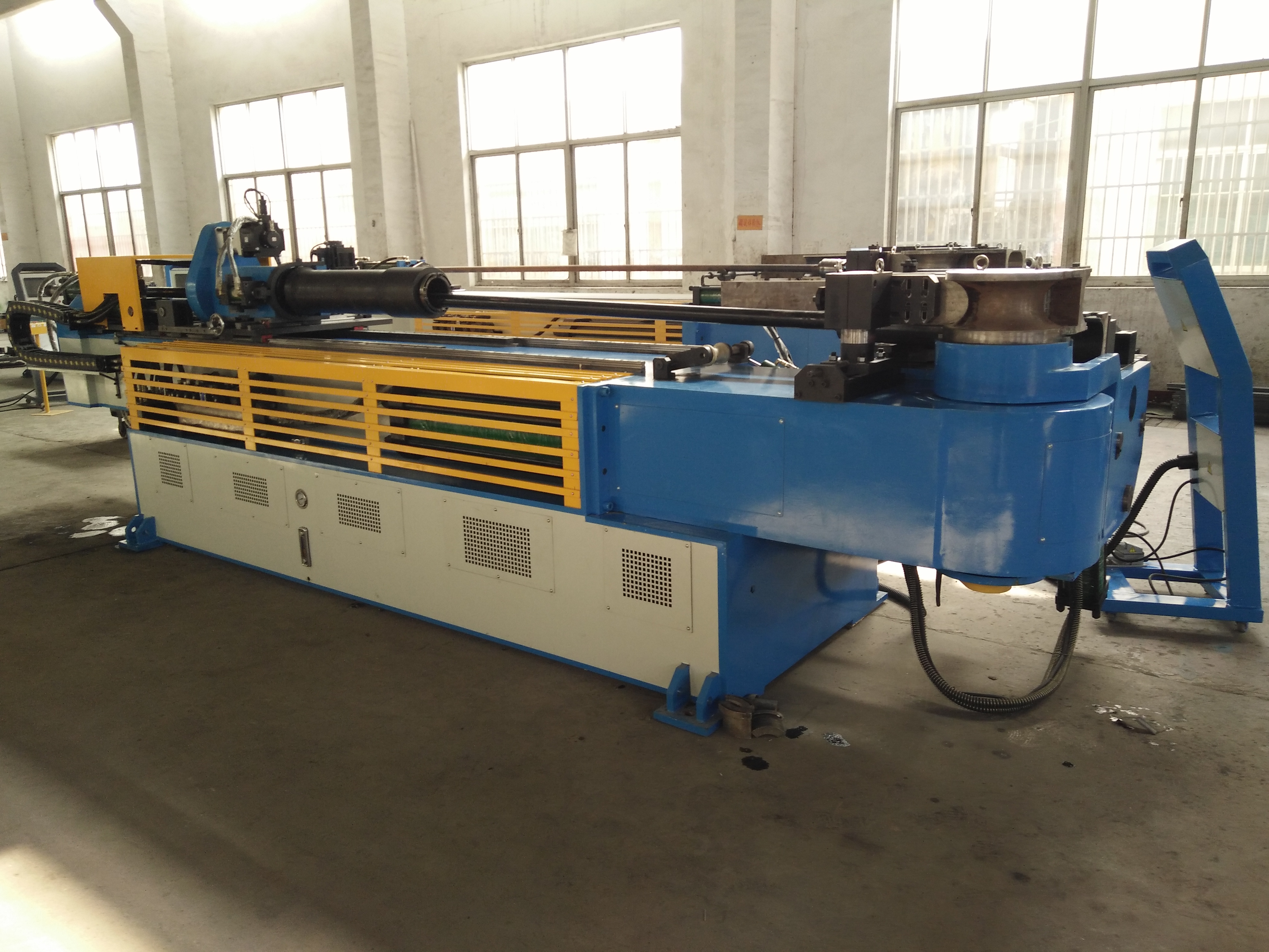 4-इंच सिंपल ऑटोमैटिक स्टील पाइप बेंडर GM-SB-129CNC